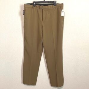 Van Heusen "NEW" Flex Khaki Premium Non Iron Pants Size 40 Waist